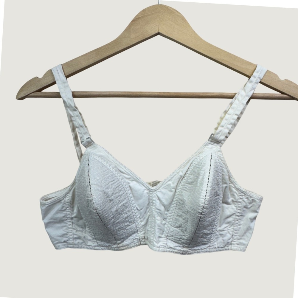 Maidenform Etude Minor Bra‎ Size 34B White Vintage 50s Bullet Style Retro Pinup